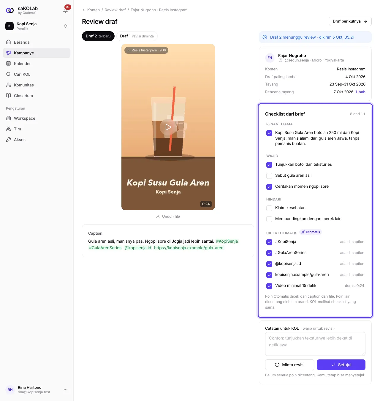 Halaman review draf video dengan checklist dari brief
